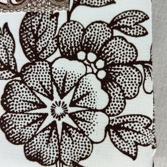 Spode Woodland Tablecloth - White and Brown Floral 60" x 102" Seats 8-10 NEW - Picture 4 of 4